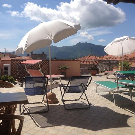 Gli Angeli Agriturismo Villa Cisano sul Neva Екстериор снимка