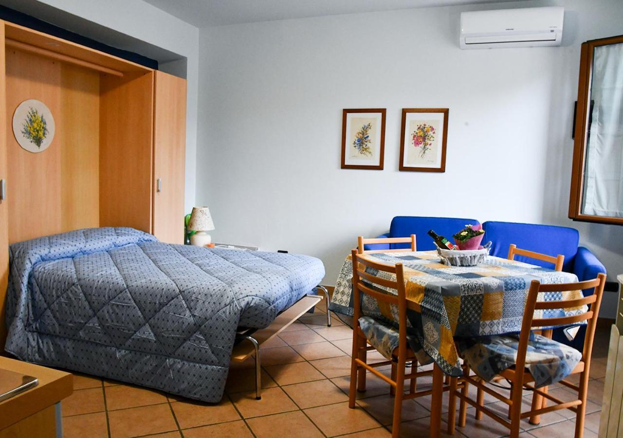 Gli Angeli Agriturismo Villa Cisano sul Neva Екстериор снимка