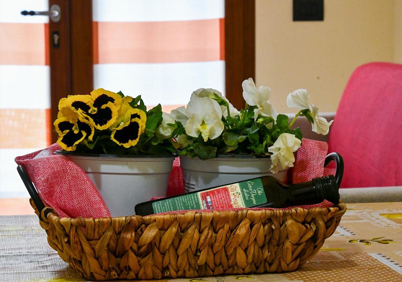 Gli Angeli Agriturismo Villa Cisano sul Neva Екстериор снимка