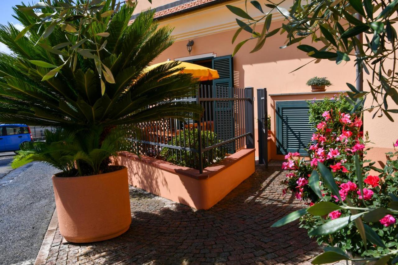 Gli Angeli Agriturismo Villa Cisano sul Neva Екстериор снимка